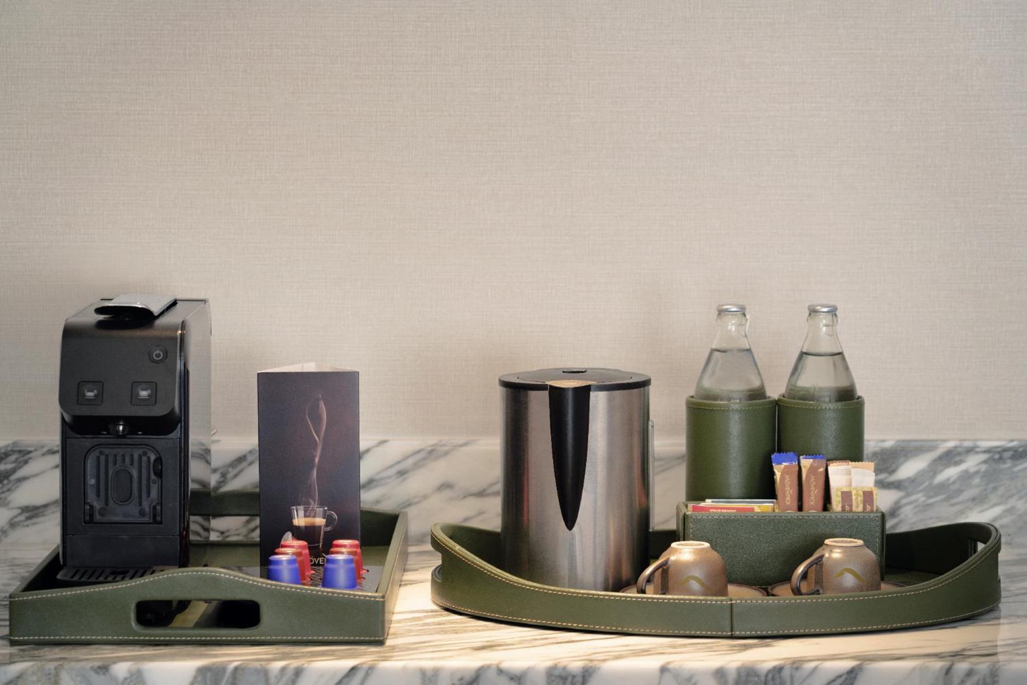 Moevenpick Hotel Bangkok Ploenchit Bdms מראה חיצוני תמונה