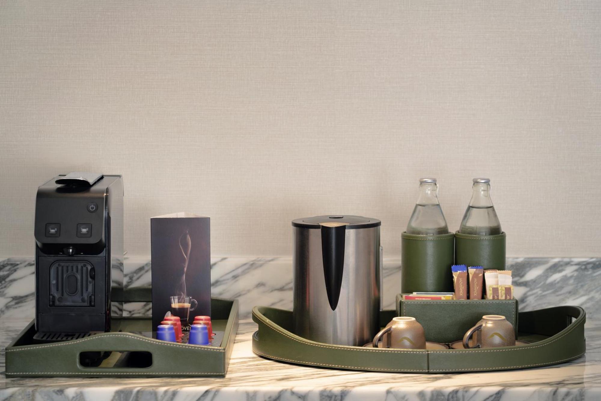 Moevenpick Hotel Bangkok Ploenchit Bdms מראה חיצוני תמונה